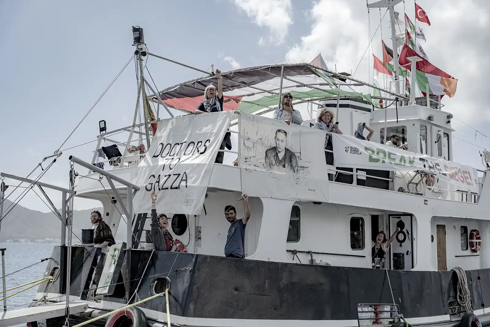 Gaza flotilla challenges Israel's blockade from Barcelona