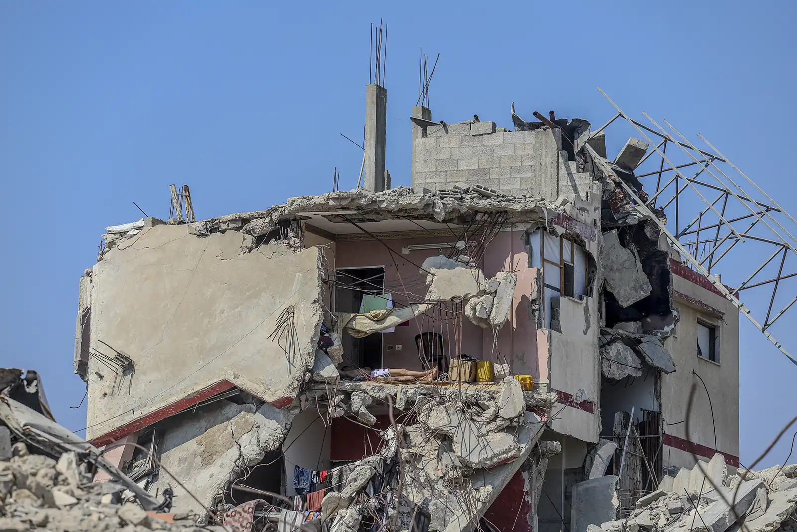 Bombardment leaves Gaza's displaced facing winter in damaged shelters